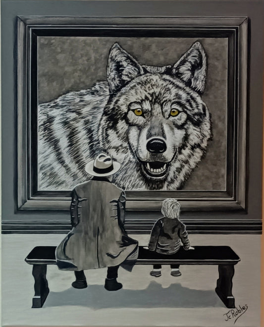 Un homme et son petit fils admirent dans une exposition un tableau représentant un loup.